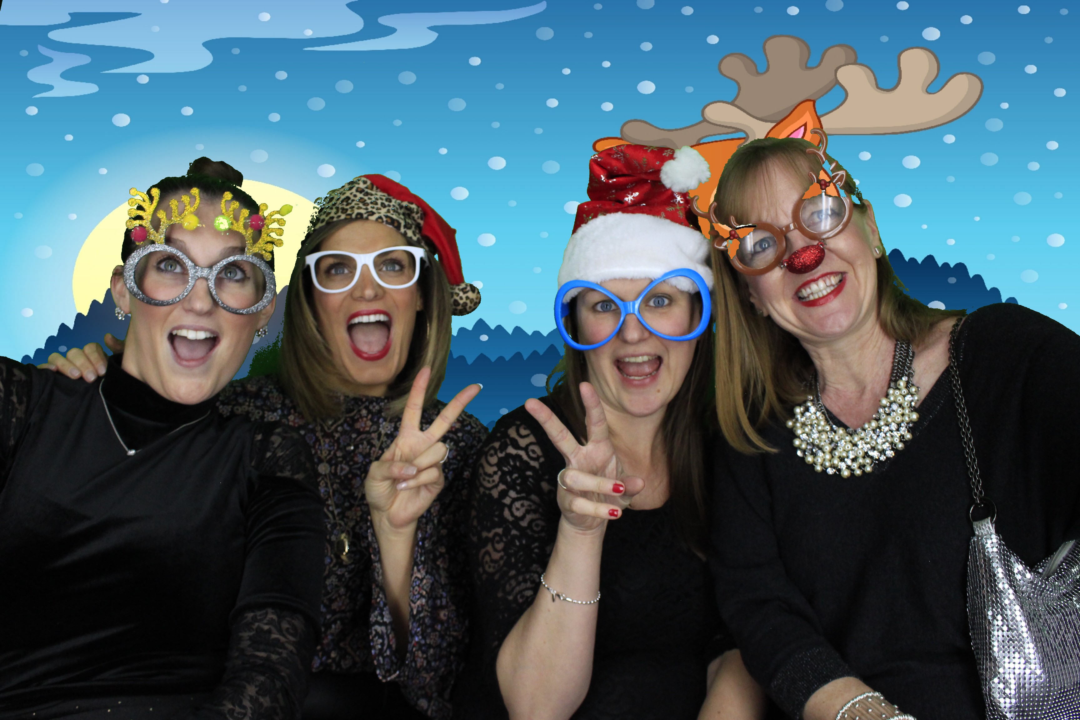 Silvermere Christmas Party  | View more photos from the event at gallery.myphotoboothexperience.co.uk/u/MyPhotoBoothExperienceLtd/Silvermere-Christmas-Party-0